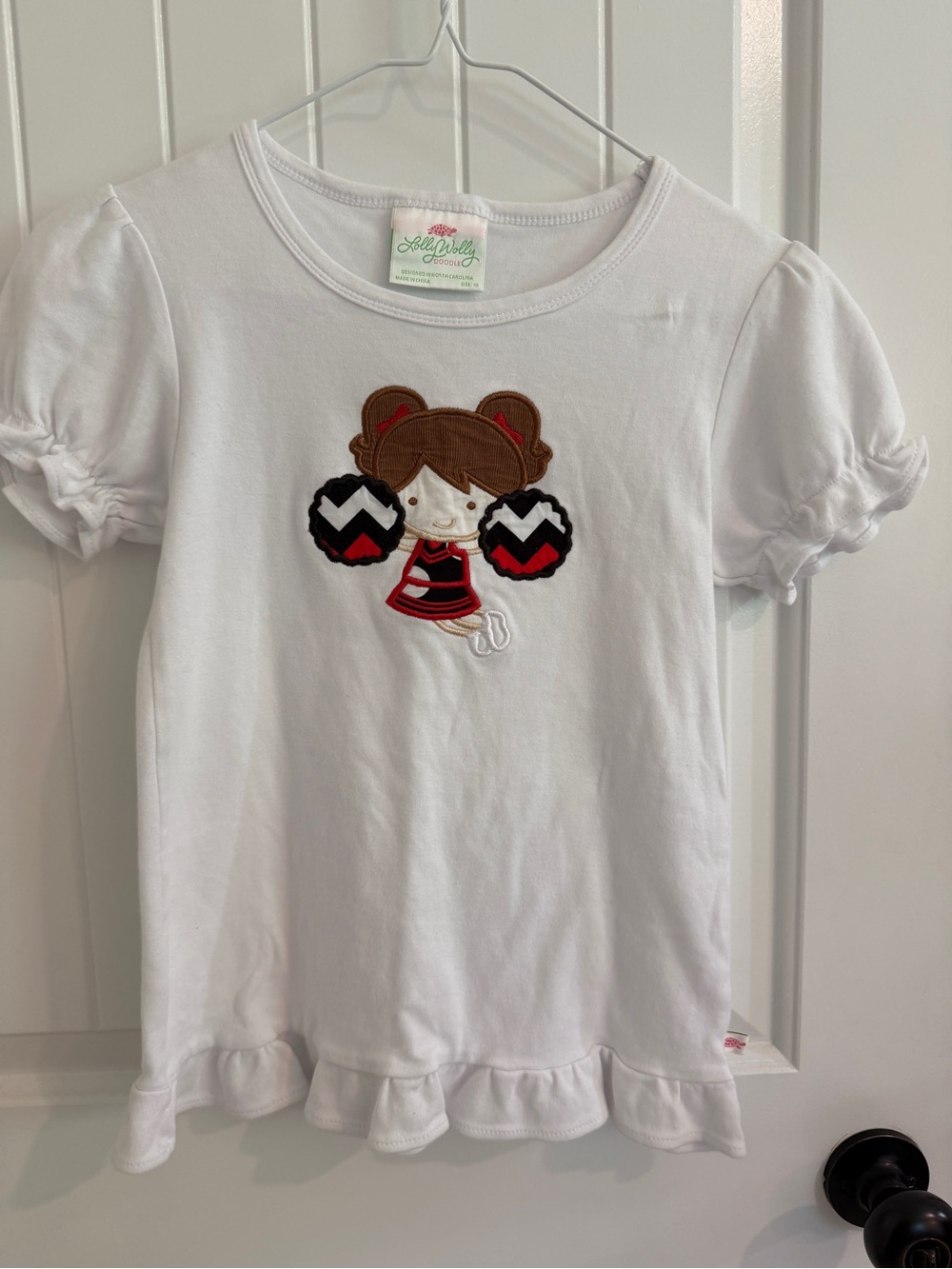 LWD White Cheerleader kiss Appliqué Tee size 10 red/black Georgia Alabama